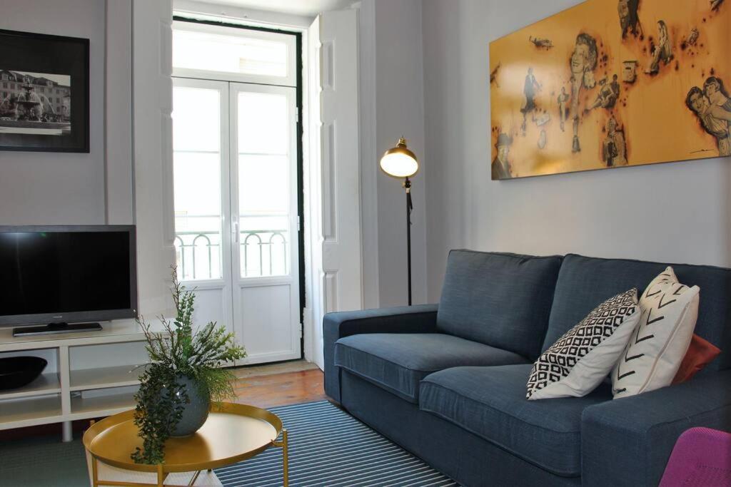 شقة Sm1-Happy At Hip Pr.Real & Bair.Alto + Private Patio! Lisboa المظهر الخارجي الصورة